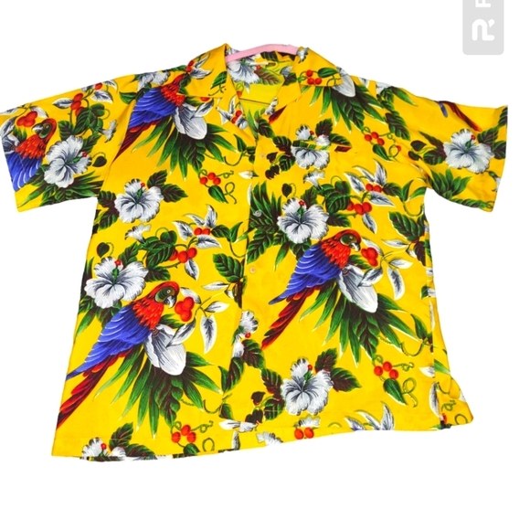 King Kemeha Hawaiian Parrot Short Sleeve Button Down - Picture 1 of 3